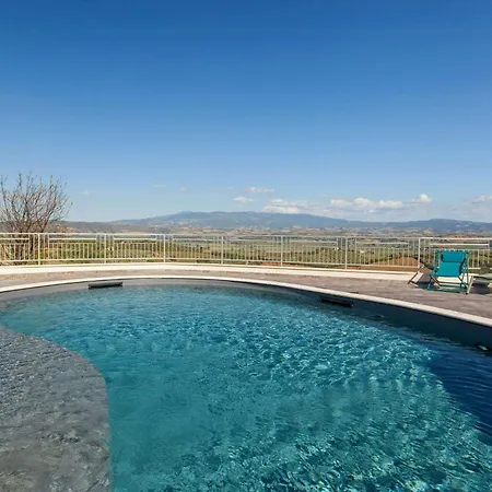 With Views Over Ombrone Valley بيت للعطل *